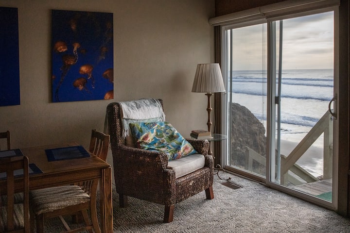 Monthly Ocean Front House With Beach Access - Morro Bay, CA