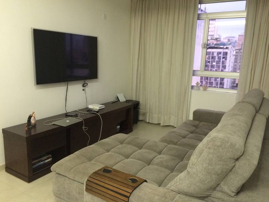 Sala - sofá expansivo e Smart TV