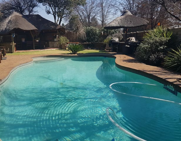 Private and Cosy cottage near O R Tambo/ Birchwood
