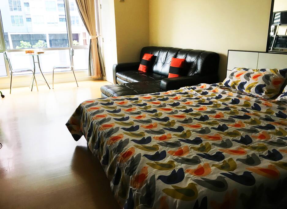 KING BED and BIG COUCH which can turn into a single bed for 1 extra adult , suitable for group of friends/ family of 3-4 people