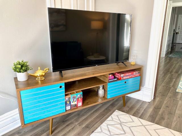 Spacious 3BR in Lakeview – Walk to Wrigley & Shops gallery image 5