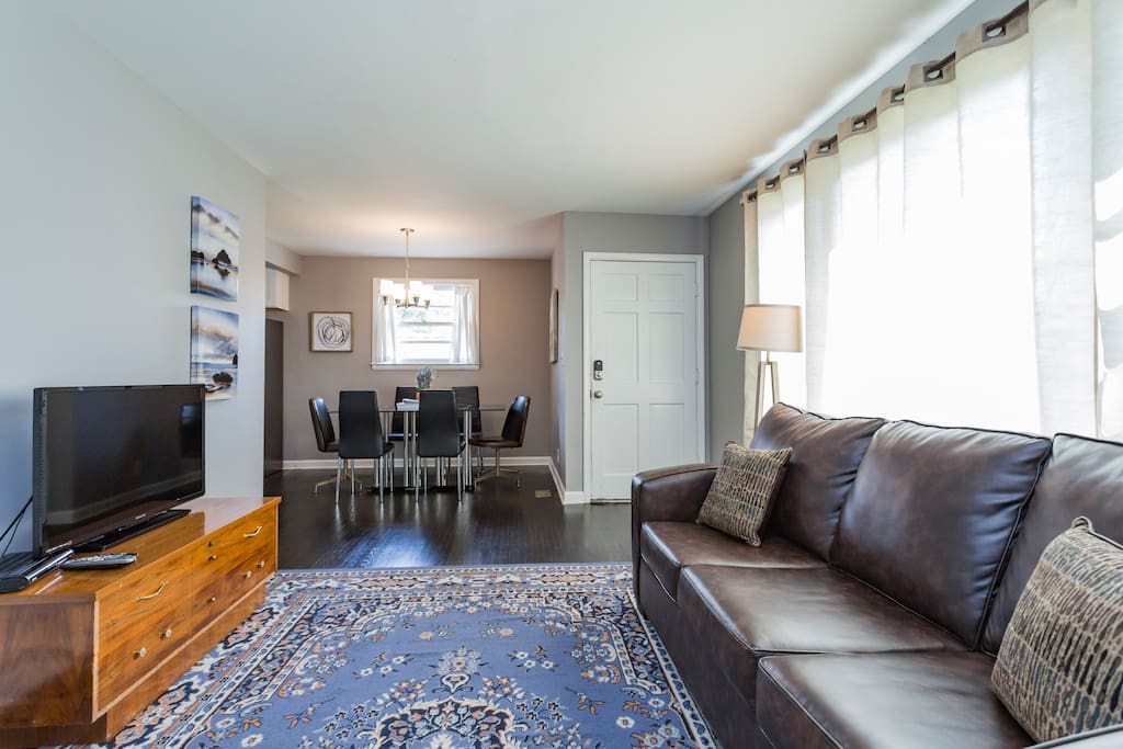 "This was the perfect place for our grad school reunion! It was close enough to walk to breweries and restaurants and extremely easy to get a Lyft anywhere! The house was clean and we enjoyed the safety and feel of the neighborhood. "
Permit #201514288