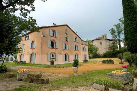 Rental for 10 people, former summer camp + pool