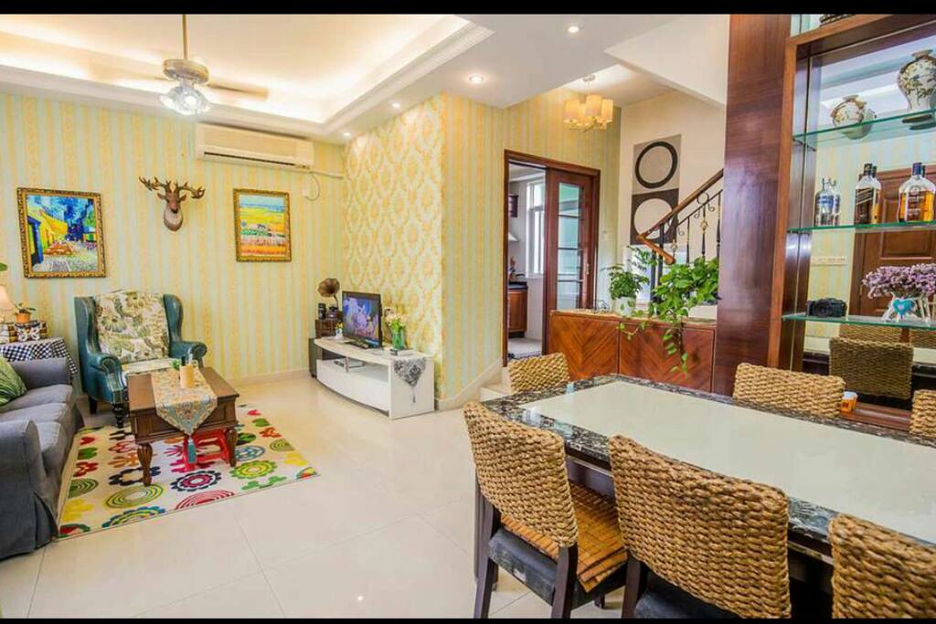 Living room at 1ST floor , 一楼客厅