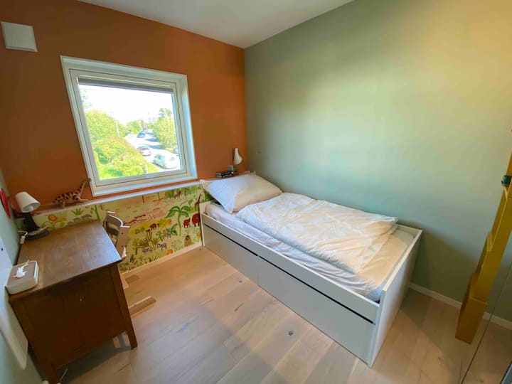 Dhomë gjumi me krevat dopio të tërhequr