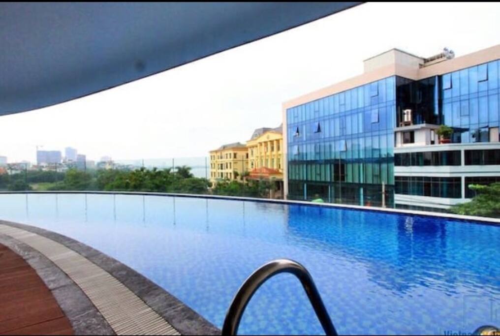 Swimming pool & Gym with view of Westlake and Hanoi