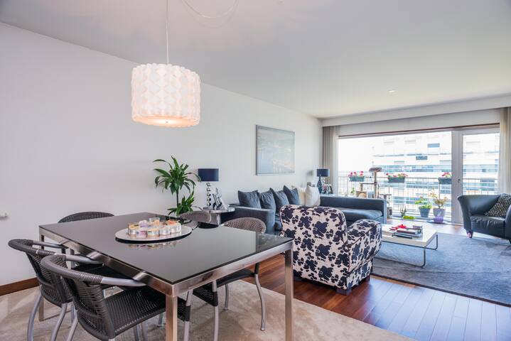 Luxury 3 + Pool + Sauna + Jacuzzi + Spa + Gym