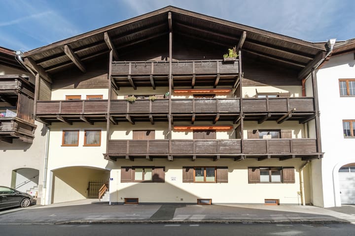 Quaint Apartment in Kitzbuhel near Ski Lift