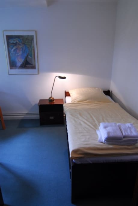 Schlafzimmer 1