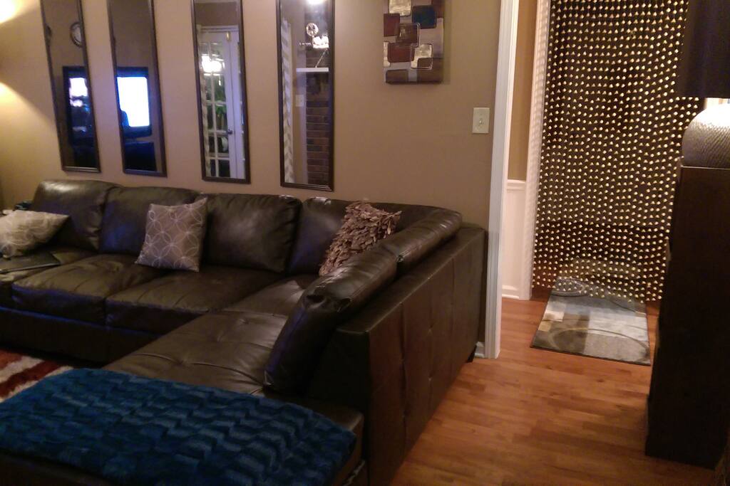 Den leading to hallway