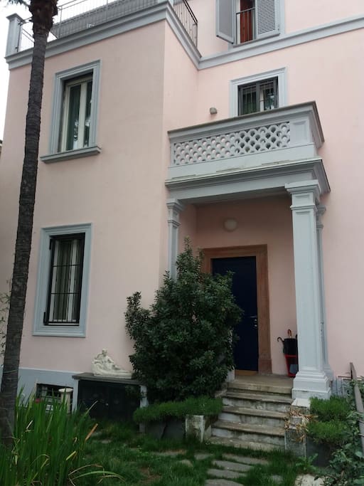Loreto, spazioso bilocale in villetta indipendente