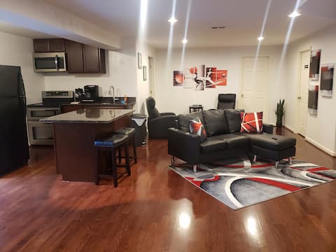 "Contemporary Style - 2 Bdrm /1 Bath/ Full Kitchen