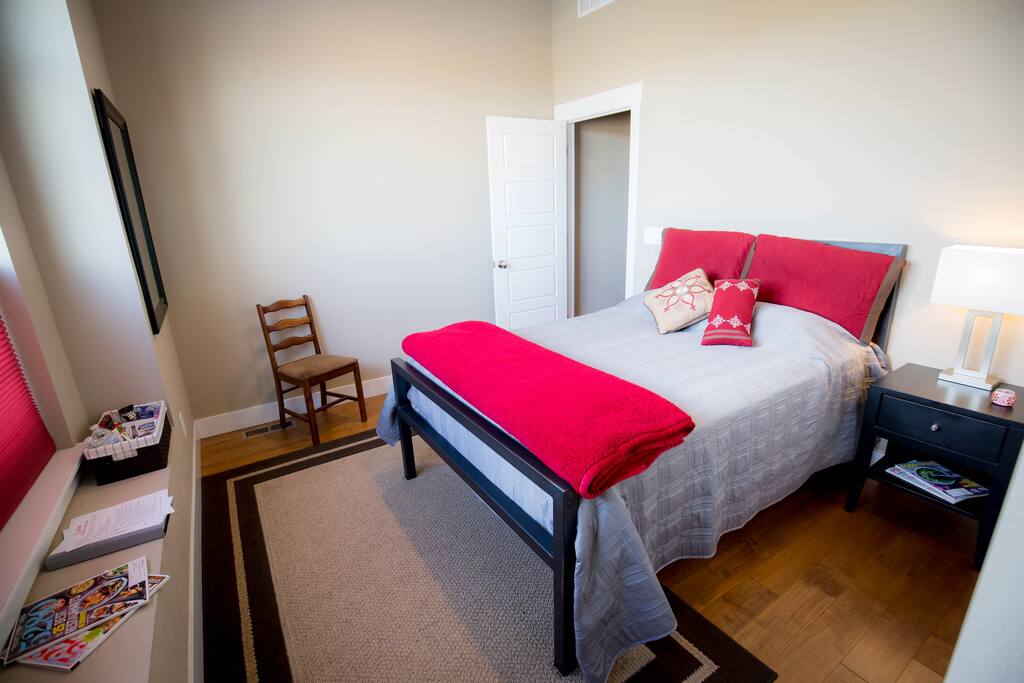 Your ground floor room with Full-Sized bed.