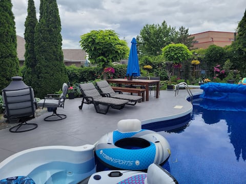 Top performing Airbnb: The Perfect Retreat-Heated salt water pool in Kawartha Lakes