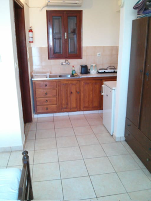 Studio 2 Kitchenette
