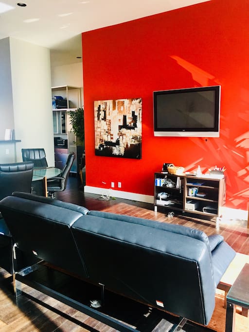Main living area with flatscreen tv and open concept