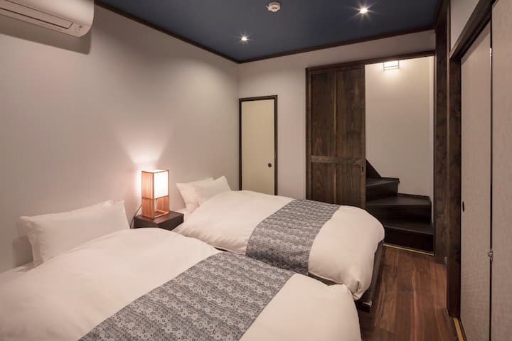 Dormitorio estilo WESTERN (2F)