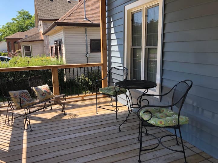 Renovated Cottage with Water View - 3 BDR