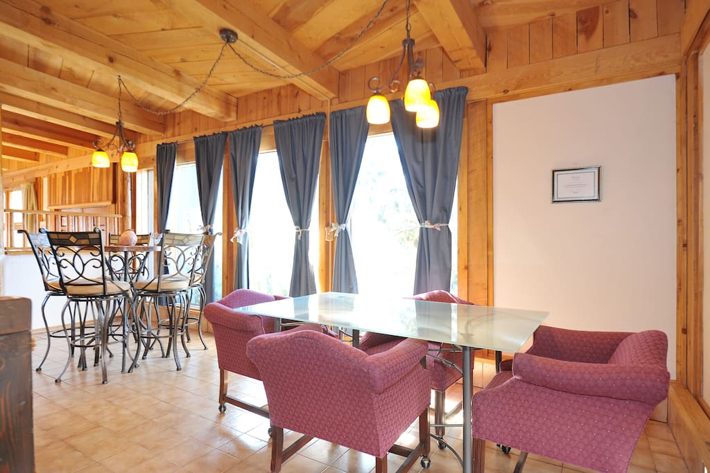 Lots of seating in the kitchen...