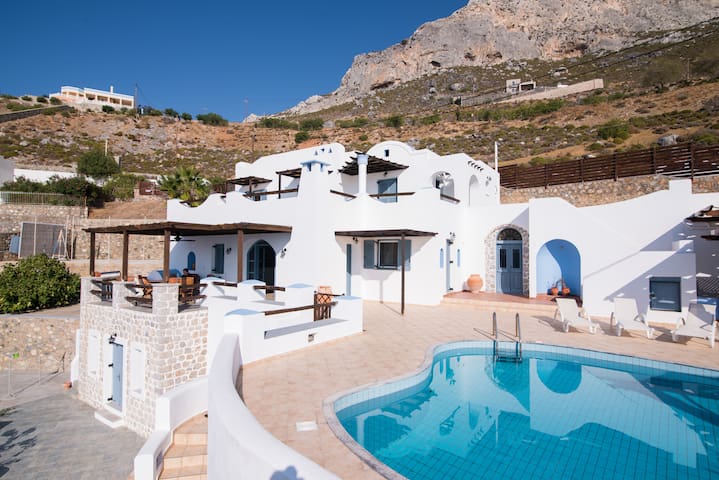 The Villa at Kastelli Bay, Luxury Waterfront Villa gallery image 3