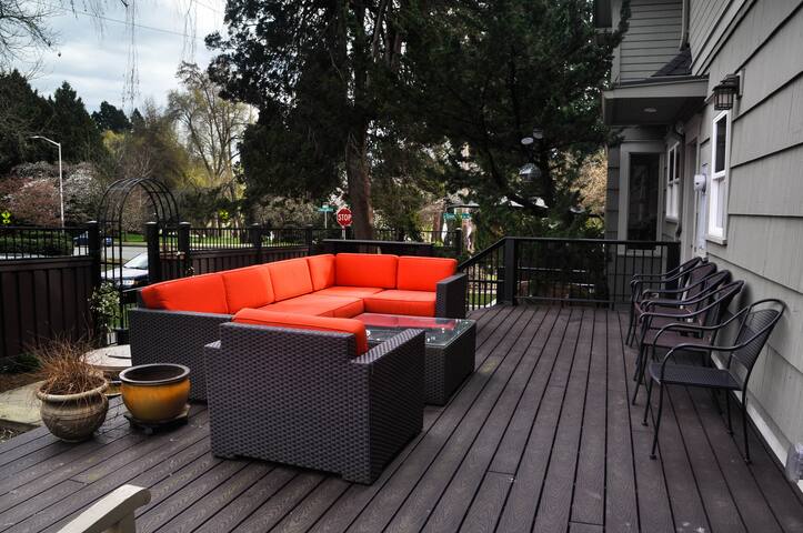 Green Lake Craftsman just across from the Lake gallery image 2