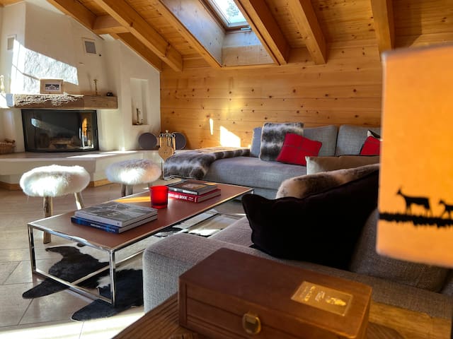 Super Attique avec cheminée et vue imprenable