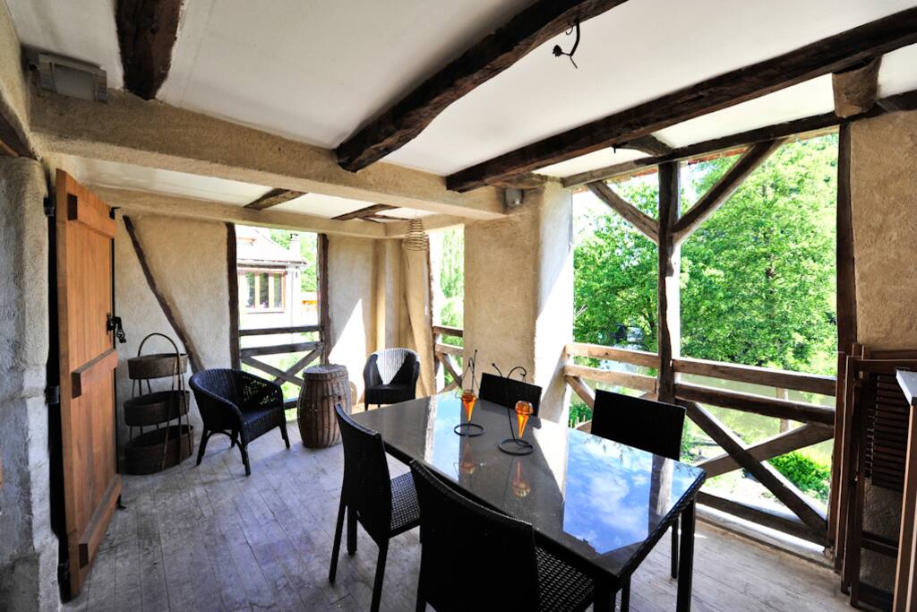 La loggia avec vue sur la Dordogne