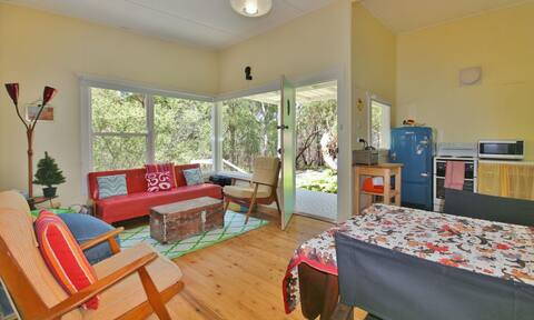 Successful Airbnb property: Rose Cottage at Hyams Beach in Hyams Beach