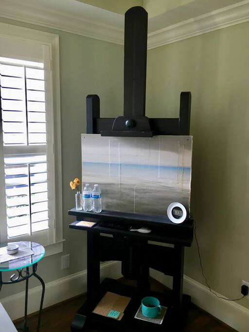 -Complimentary beverages: bottled water, soft drinks and beer
-Alarm clock with nature sounds