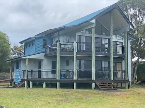 DRIFTWOOD Fraser Island Orchid Beach. Sleeps10