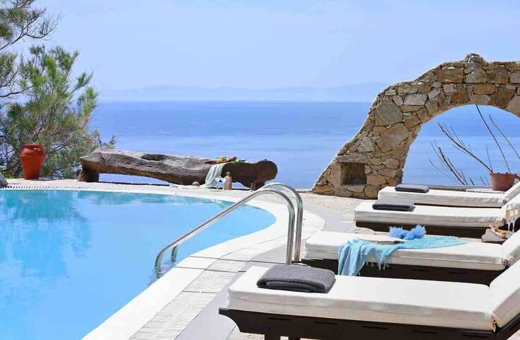 Navona & Fos Villas (16 guests) gallery image 4