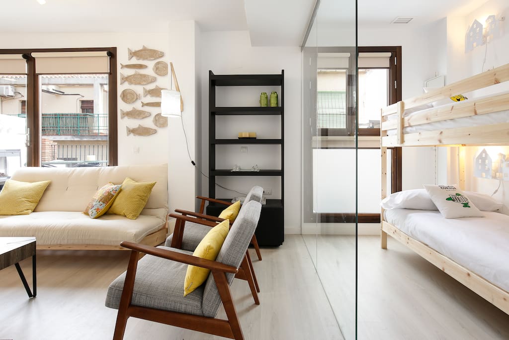 SALÓN CON DORMITORIO ADOSADO
