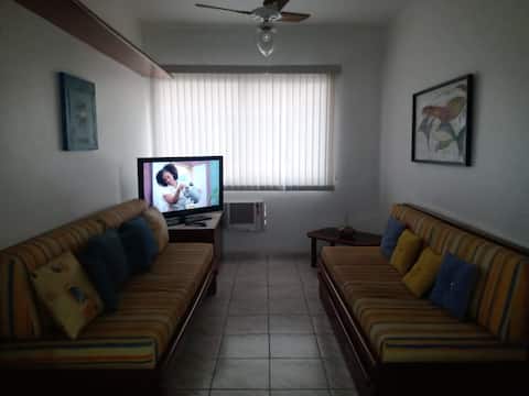Airbnb em destaque: Cozy Space in the heart of Enseada Beach em Guarujá
