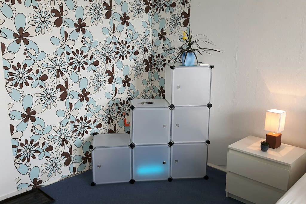 Furniture/Ablageschrank