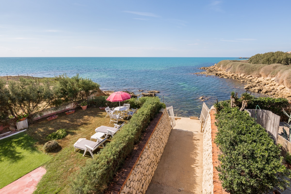 Airbnb performant: Charme e relax in front of the sea à Santa Croce Camerina