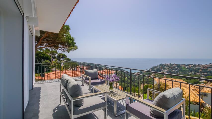 Villa with great sea and sunset view, pool gallery image 2
