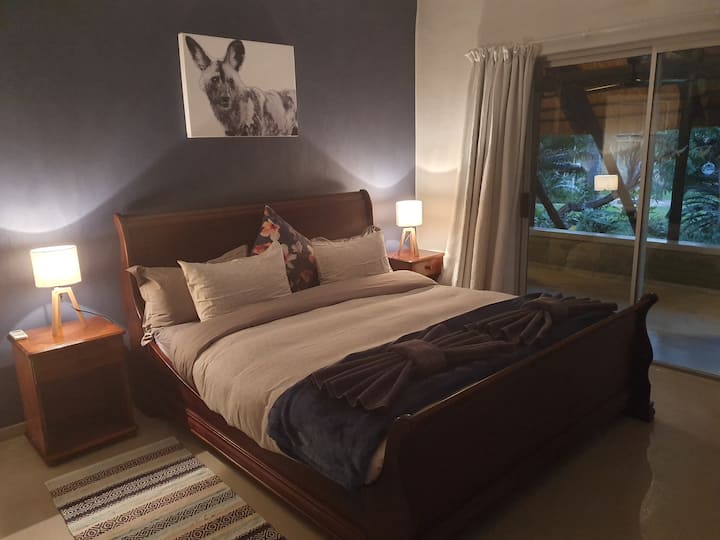 Მთავარი საძინებელი - საწოლი დიდი ხნით