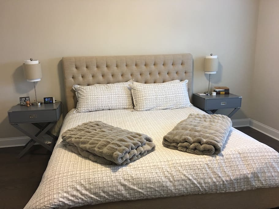 Master Bed Room, King Bed with Private Bathroom