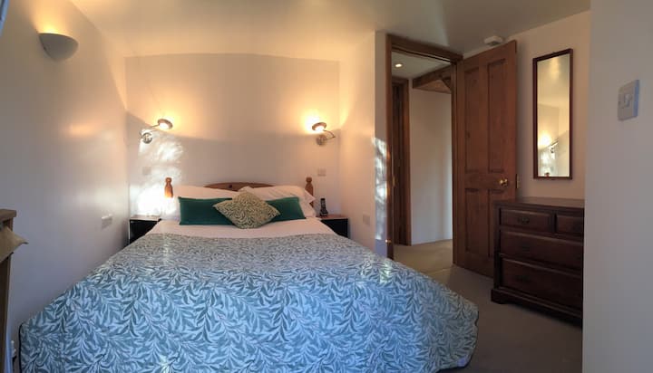 Pequeño granero doble abajo