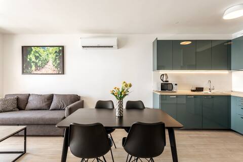 Fantastic apartment at see side with pool