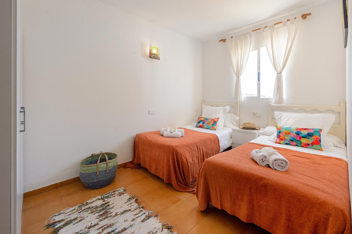 Spálňa s manželskou posteľou (3)