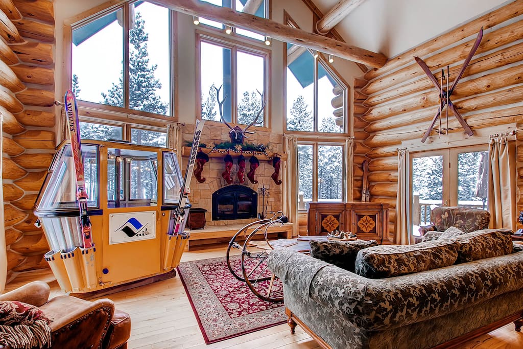 in this mountain cozy great room.
