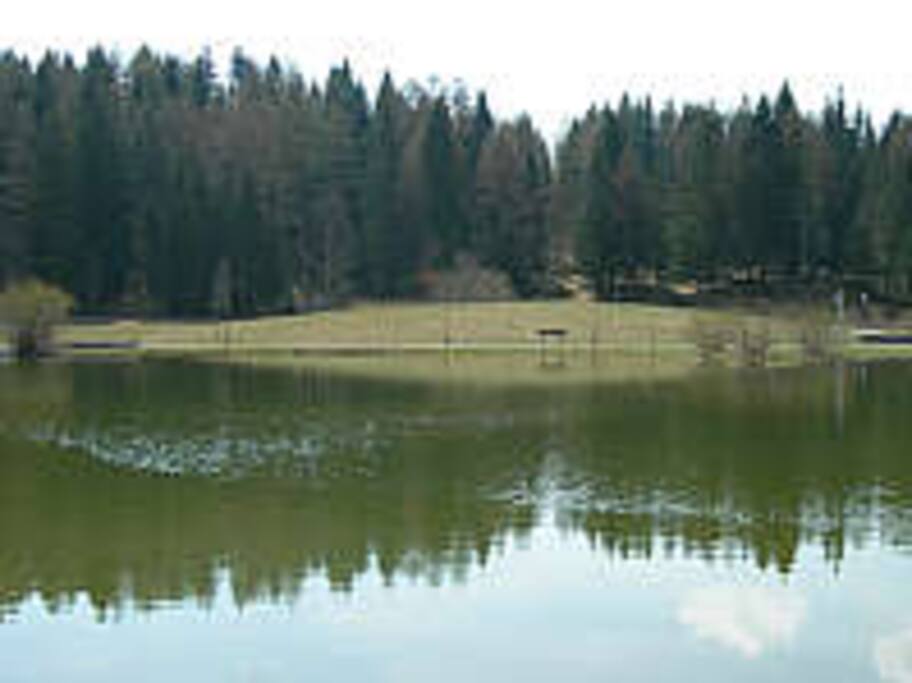 il lago Palù attrezzato con giochi per adulti e bambini