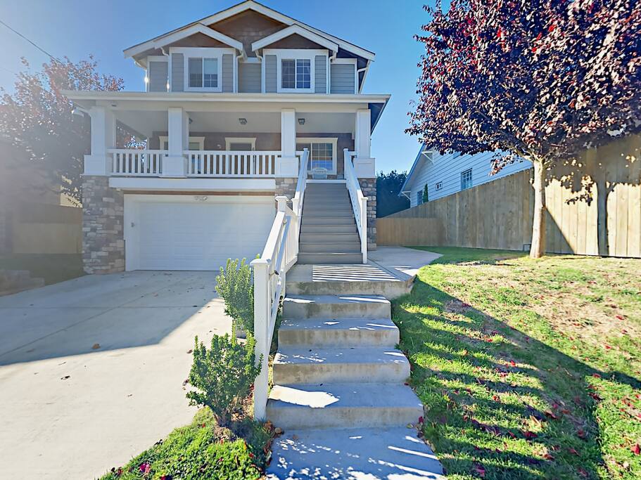 The Ballard neighborhood is within walking distance to the historic Ballard Locks and The Nordic Heritage Museum.