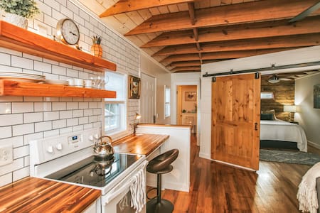 Carriage House at the White Barn Compound