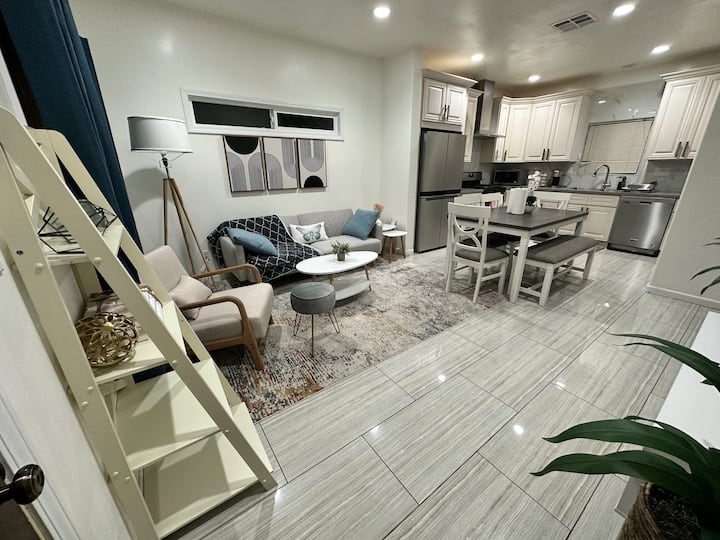 to our luxury condo Near Disneyland Houses for Rent in Garden