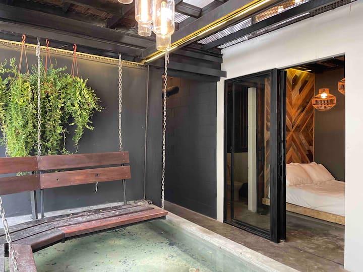 Втор кат: салон за вода