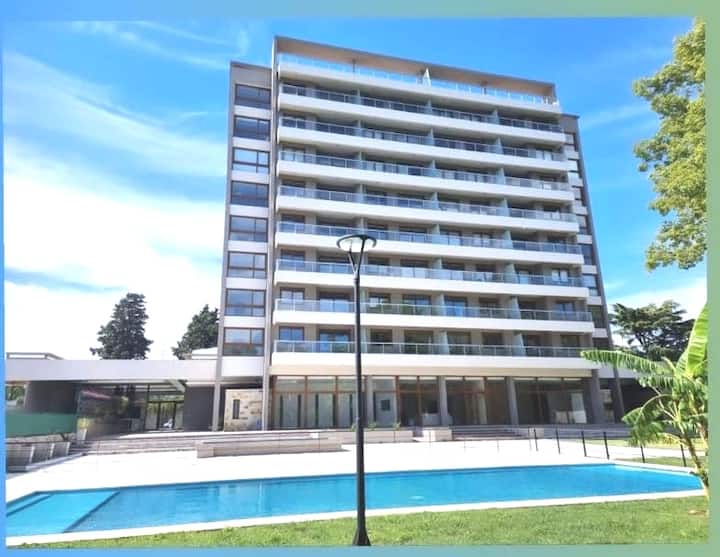Canning , new apartment for4 ,gym ,pool,airport