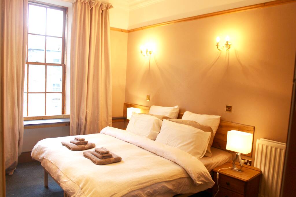 Cozy Room - King size bed!