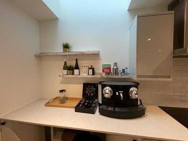 Detached house in London – Heart of Islington, N1 gallery image 4